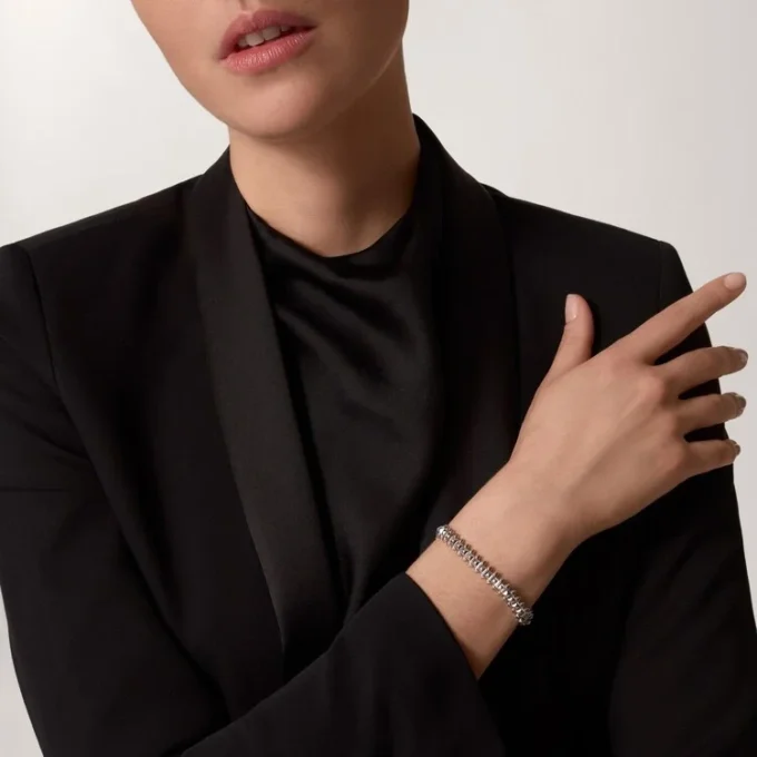 Bransoletka Clash De Cartier, elastyczna, model średni Bransoletka Clash De Cartier, elastyczna, model średni