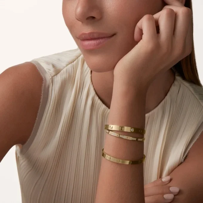 Bransoletka Love, model średni