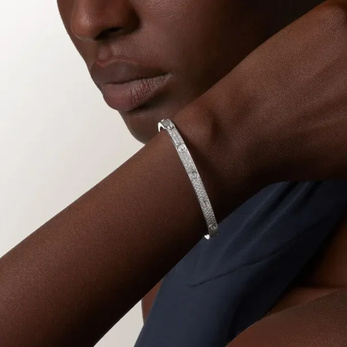 Bransoletka Love, model średni, z pavé