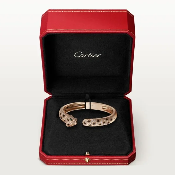 Bransoletka Panthere De Cartier, model średni, z półpavé