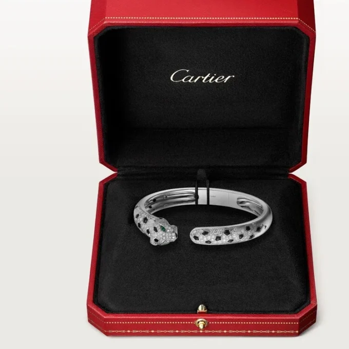 Bransoletka Panthere De Cartier, model średni, z półpavé