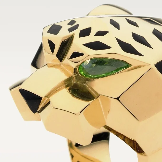 Duży pierścionek Panthere De Cartier, żółte złoto | Cartier Us Duży pierścionek Panthere De Cartier, żółte złoto | Cartier Us