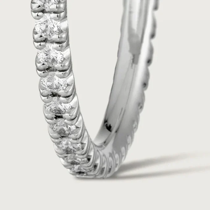 Kolczyki Etincelle De Cartier, model średni – białe złoto, diamenty – Cartier