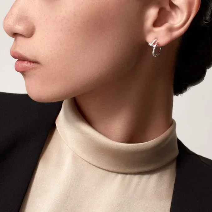 Kolczyki Juste Un Clou – białe złoto, diamenty – Cartier