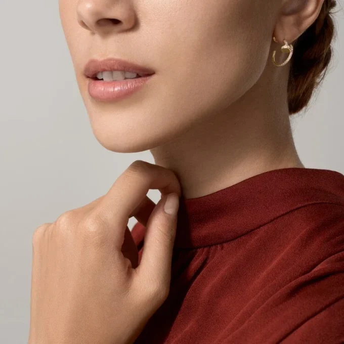 Kolczyki Juste Un Clou – żółte złoto, diamenty – Cartier