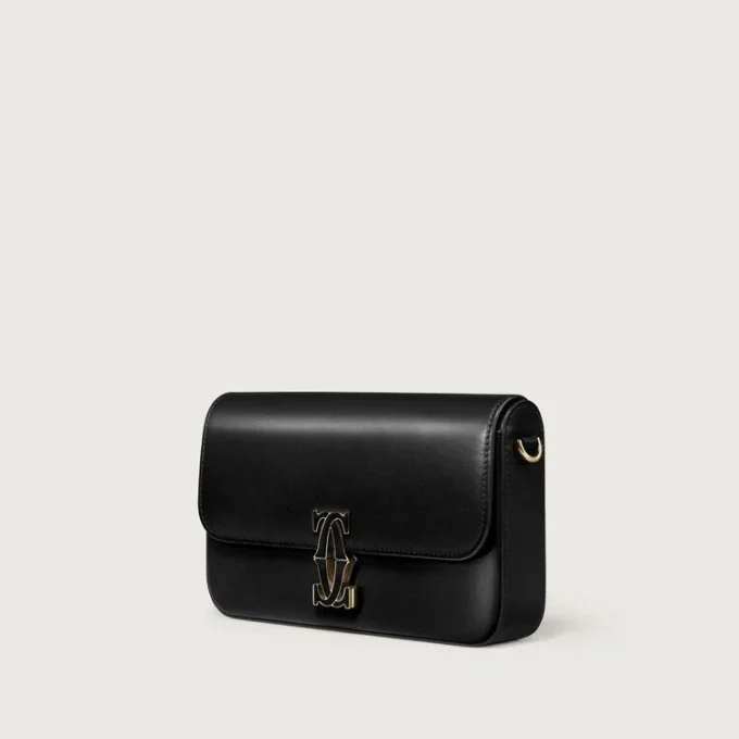 Mini torebka na łańcuszku, Double C De Cartier – czarna skóra cielęca, wykończenie w kolorze złotym i czarnej emalii – Cartier Mini torebka na łańcuszku, Double C De Cartier – czarna skóra cielęca, wykończenie w kolorze złotym i czarnej emalii – Cartier