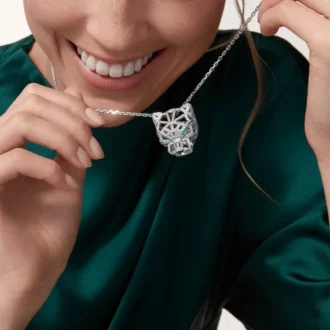 Naszyjnik Panthere De Cartier – białe złoto, szmaragdy, diamenty, onyks – Cartier