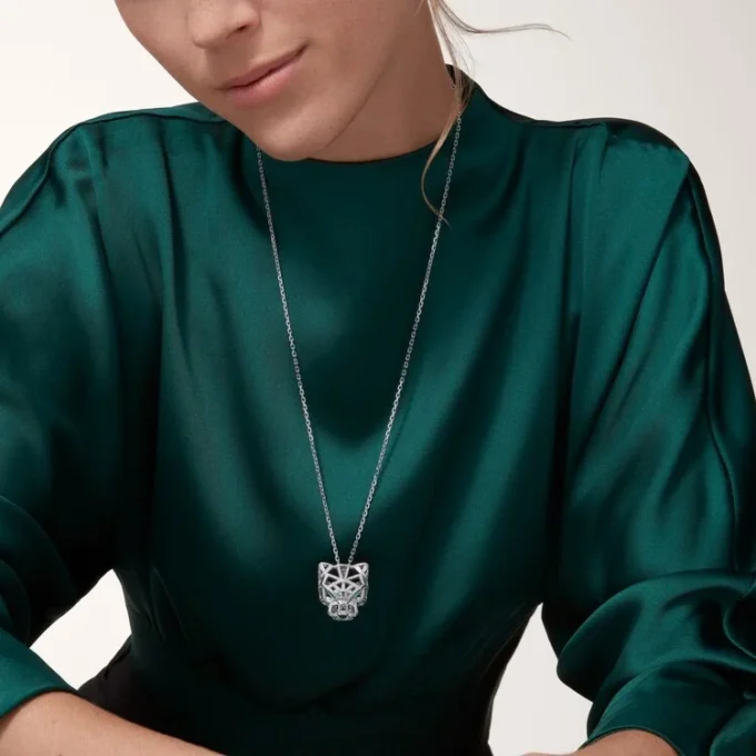 Naszyjnik Panthere De Cartier – białe złoto, szmaragdy, diamenty, onyks – Cartier
