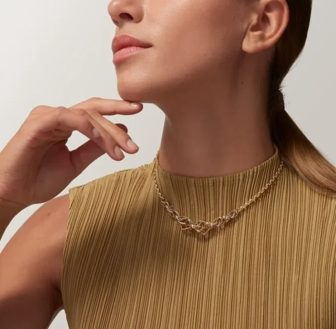 Naszyjnik Trinity, w kształcie poduszki, model średni