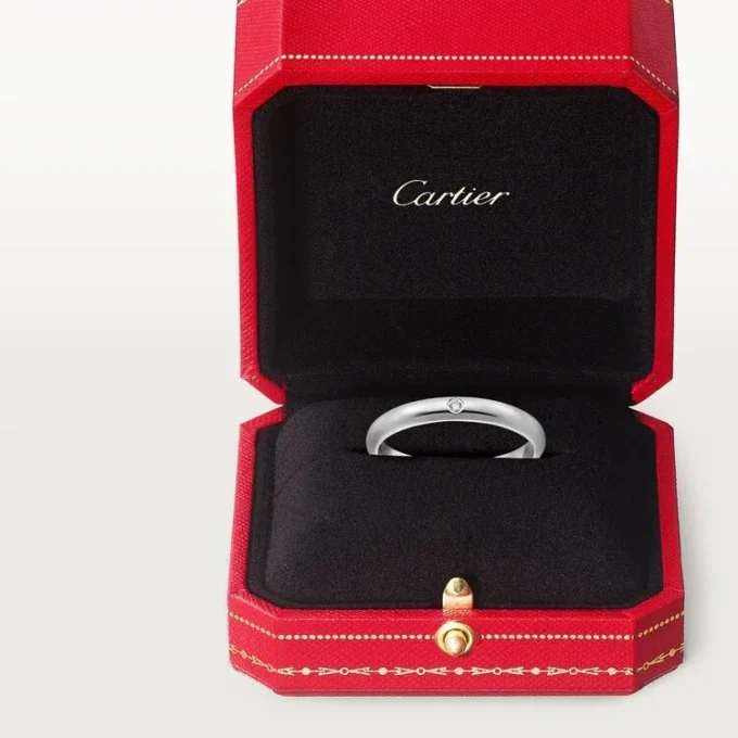 Obrączka ślubna 1895 – platyna, diament – Cartier Obrączka ślubna 1895 – platyna, diament – Cartier