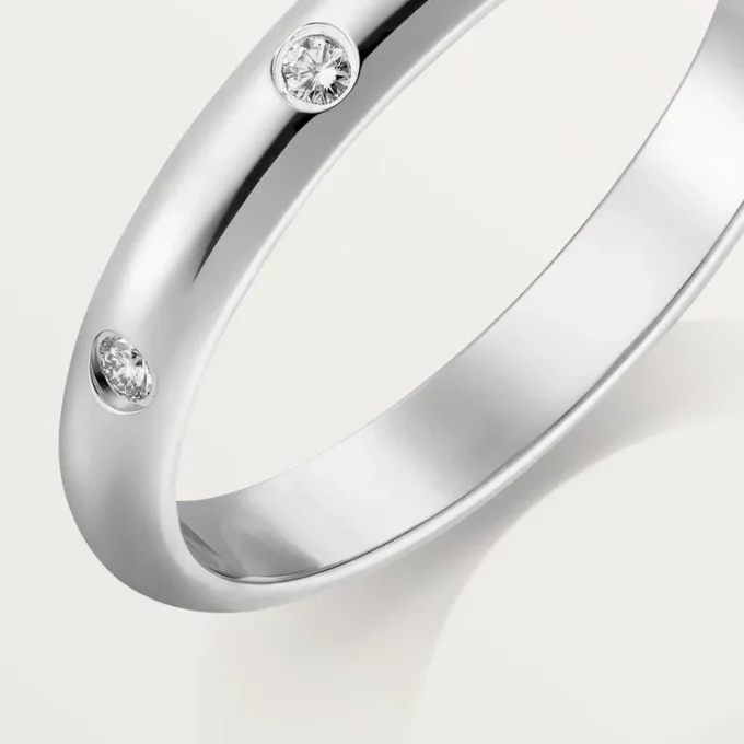 Obrączka ślubna 1895 – platyna, diamenty – Cartier Obrączka ślubna 1895 – platyna, diamenty – Cartier