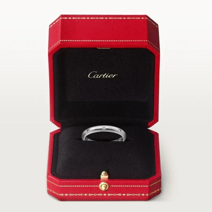 Obrączka ślubna 1895 – platyna, diamenty – Cartier Obrączka ślubna 1895 – platyna, diamenty – Cartier
