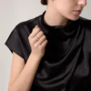 Obrączka ślubna Broderie De Cartier – białe złoto, diamenty – Cartier