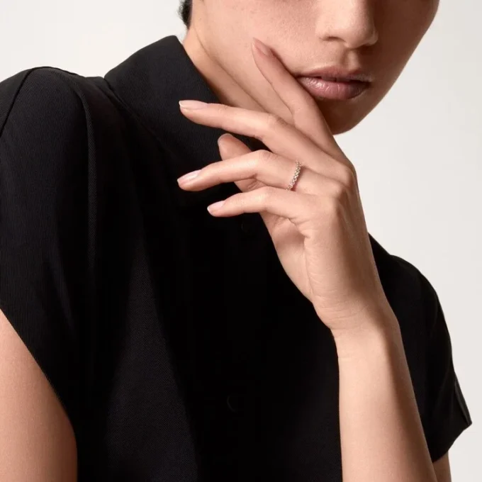 Obrączka ślubna Broderie De Cartier – różowe złoto, diamenty – Cartier