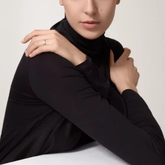 Obrączka ślubna C De Cartier – platyna, diamenty – Cartier