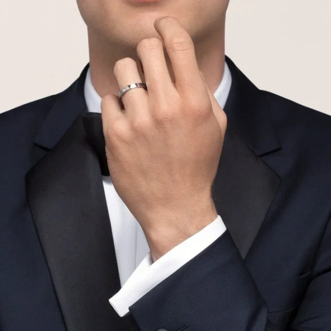 Obrączka ślubna C De Cartier – platyna, diamenty – Cartier