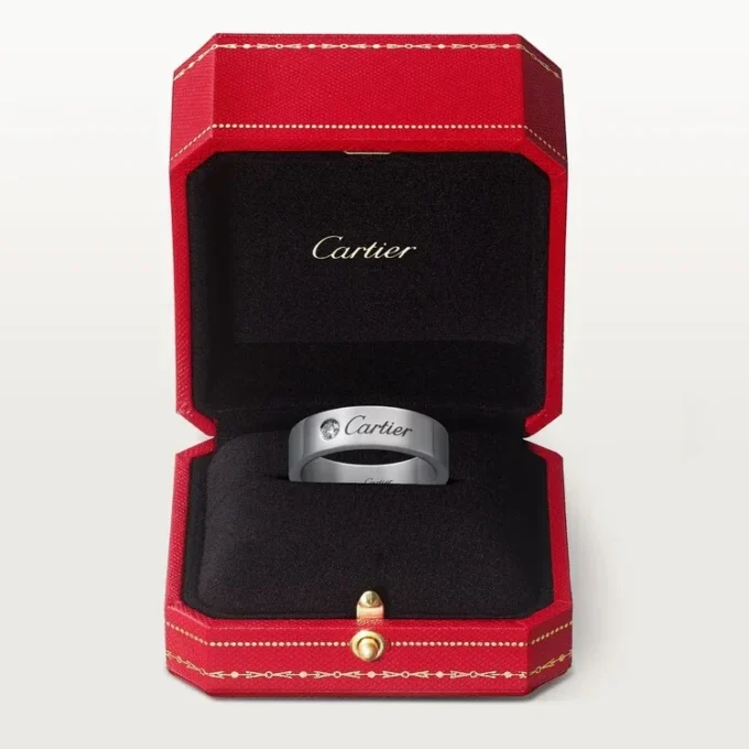 Obrączka ślubna C De Cartier – platyna, diamenty – Cartier