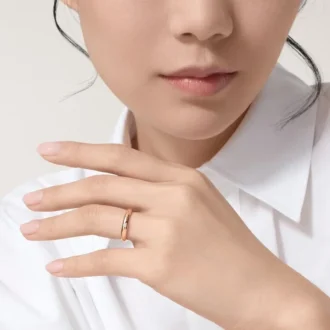 Obrączka ślubna C De Cartier – różowe złoto, diament – Cartier