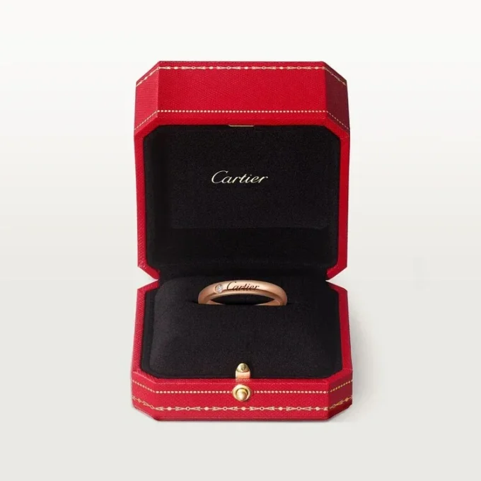 Obrączka ślubna C De Cartier – różowe złoto, diament – Cartier