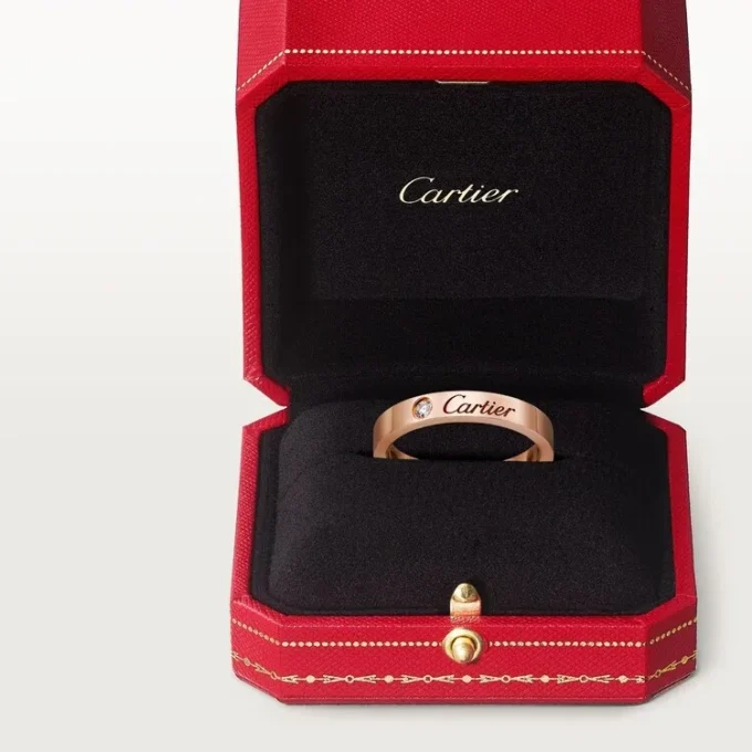 Obrączka ślubna C De Cartier – różowe złoto, diament – Cartier