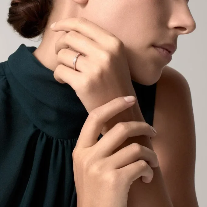 Obrączka ślubna Cartier D’amour – różowe złoto, diamenty – Cartier