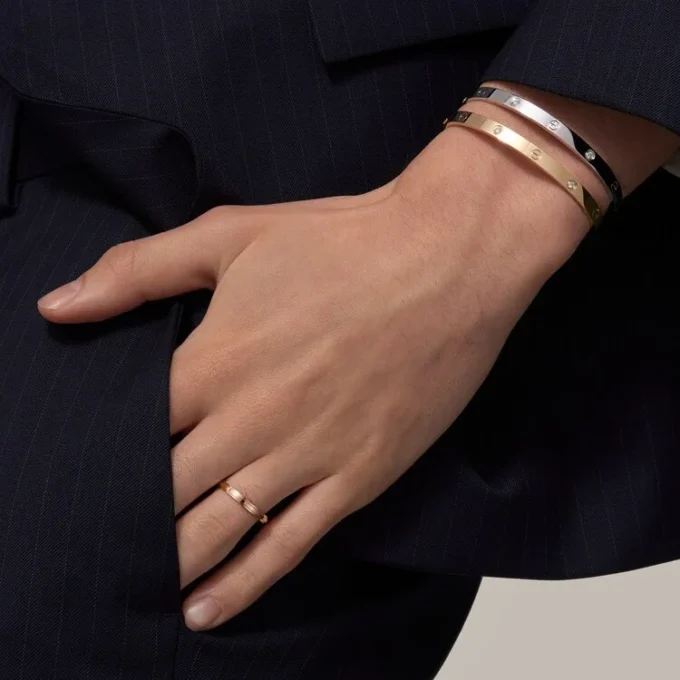 Obrączka ślubna Cartier D’amour, szerokość 2,5 mm