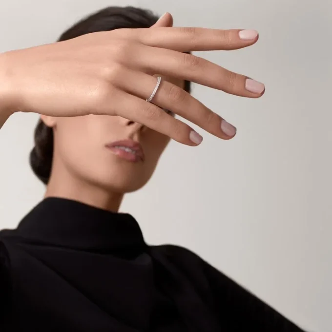 Obrączka ślubna Etincelle De Cartier – platyna, diamenty – Cartier