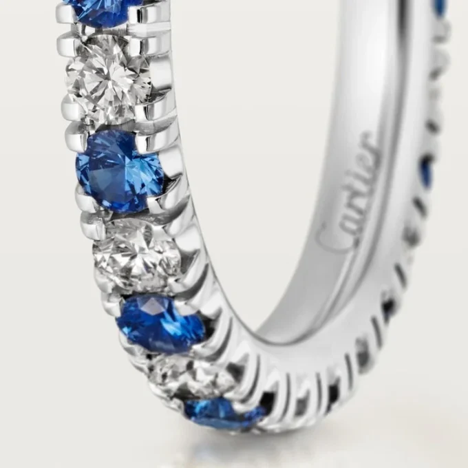 Obrączka ślubna Etincelle De Cartier – platyna, szafiry, diamenty – Cartier
