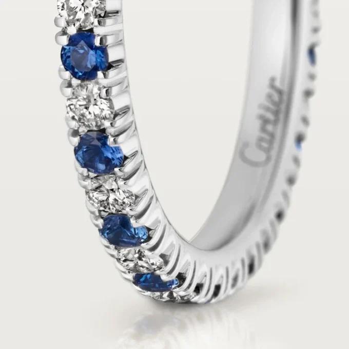 Obrączka ślubna Etincelle De Cartier – platyna, szafiry, diamenty – Cartier