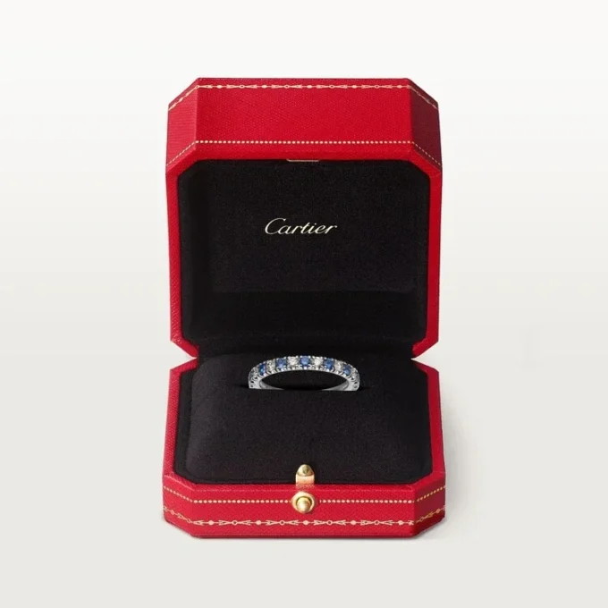 Obrączka ślubna Etincelle De Cartier – platyna, szafiry, diamenty – Cartier