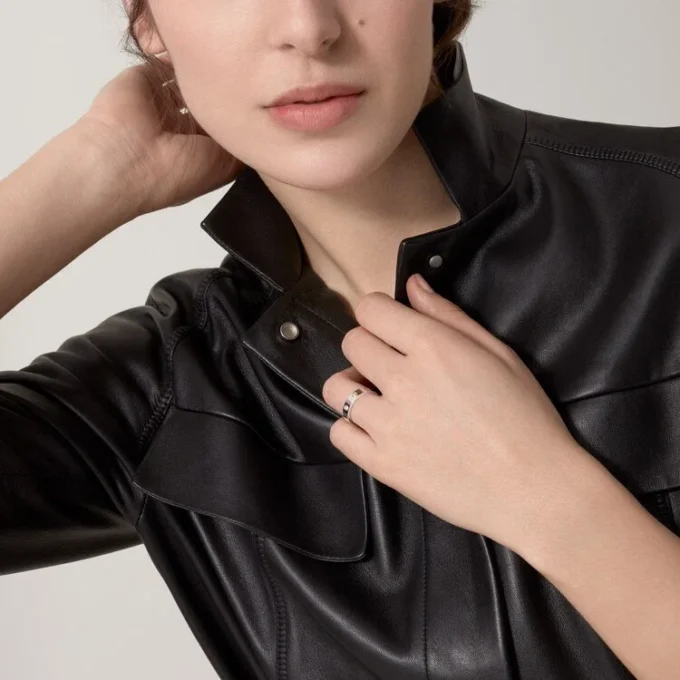 Obrączka ślubna Love, 1 diament – białe złoto, diament – Cartier