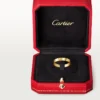 Obrączka ślubna Love z żółtego złota, mały model | Cartier Us
