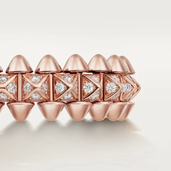 Pierścionek Clash De Cartier, mały model, wysadzany kamieniami
