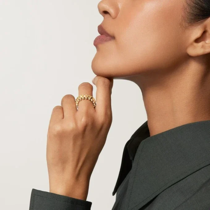 Pierścionek Clash De Cartier, model średni