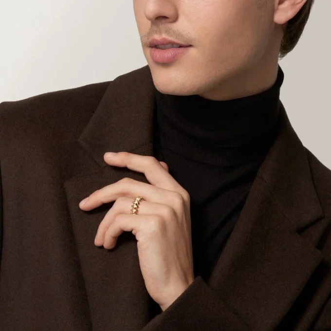 Pierścionek Clash De Cartier, model średni