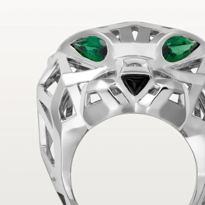 Pierścionek Panthere De Cartier – białe złoto bez powłoki rodu, granaty tsaworytowe, onyks – Cartier