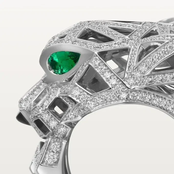 Pierścionek Panthere De Cartier – białe złoto, onyks, szmaragdy, diamenty – Cartier
