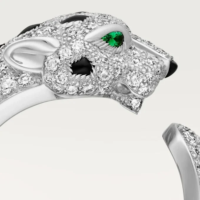 Pierścionek Panthere De Cartier – białe złoto, szmaragdy, onyks, diamenty – Cartier