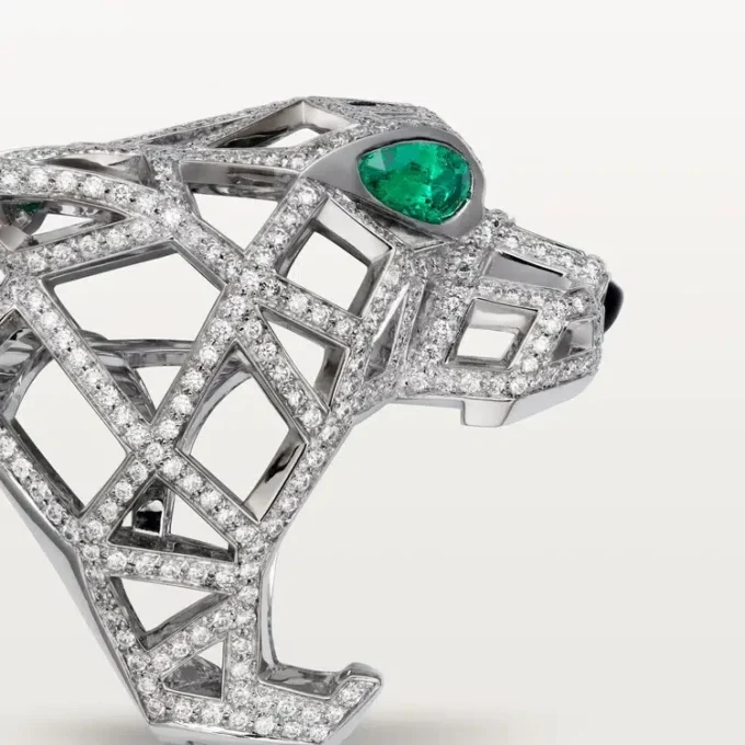 Pierścionek Panthere De Cartier – białe złoto, szmaragdy, onyks, diamenty – Cartier