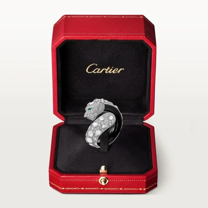 Pierścionek Panthere De Cartier, czarna lakierowana powierzchnia, wysadzany kamieniami