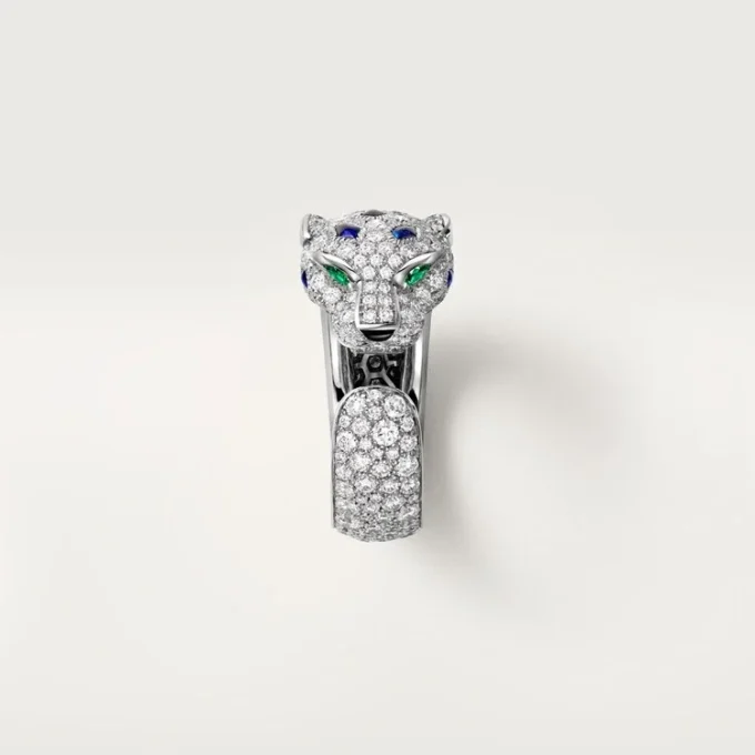 Pierścionek Panthere De Cartier, model średni, z półpavé