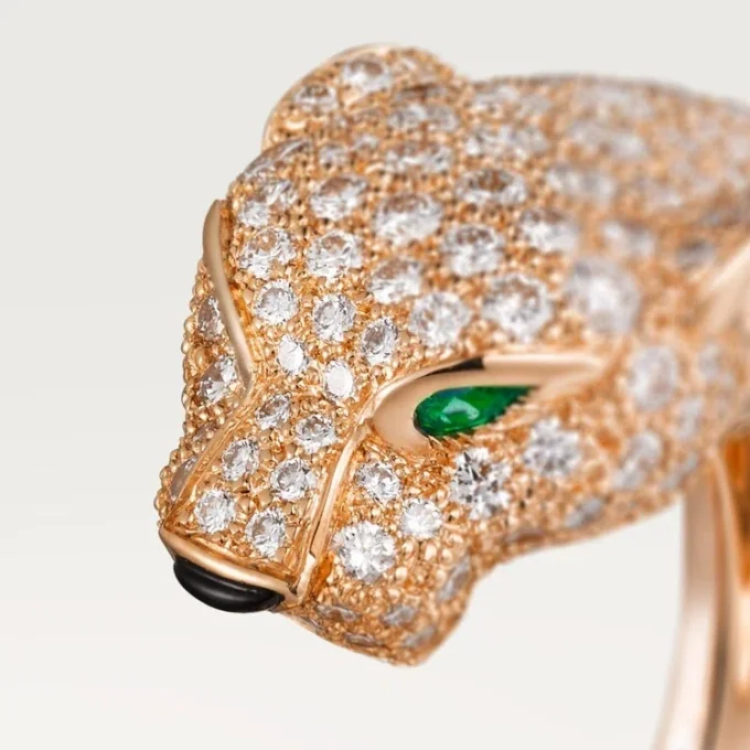 Pierścionek Panthere De Cartier – różowe złoto, diamenty, szmaragdy, onyks – Cartier
