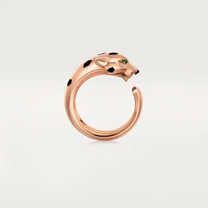 Pierścionek Panthere De Cartier – różowe złoto, granaty tsaworytowe, onyks – Cartier