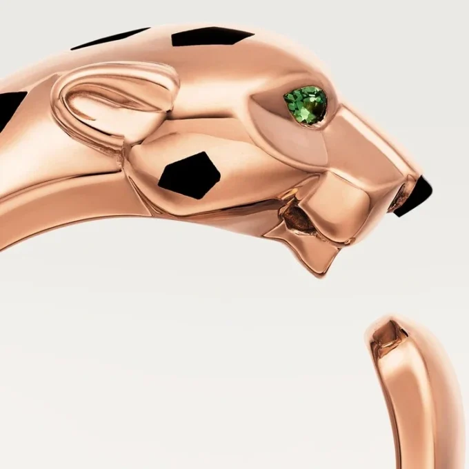 Pierścionek Panthere De Cartier – różowe złoto, granaty tsaworytowe, onyks – Cartier