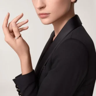 Pierścionek Panthere De Cartier – różowe złoto, onyks, szmaragdy, diamenty – Cartier