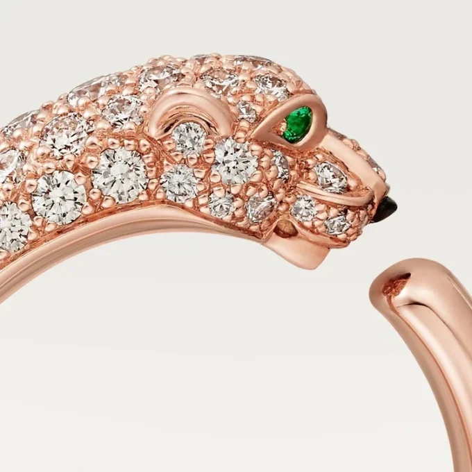 Pierścionek Panthere De Cartier – różowe złoto, onyks, szmaragdy, diamenty – Cartier