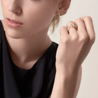 Pierścionek Panthere De Cartier – żółte złoto, szmaragdy, onyks, diamenty – Cartier