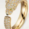 Pierścionek Panthere De Cartier – żółte złoto, szmaragdy, onyks, diamenty – Cartier
