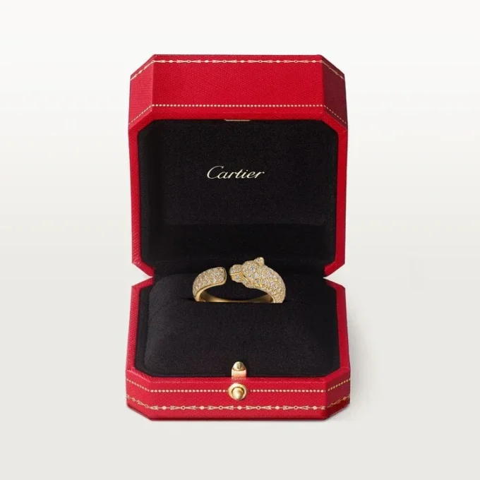 Pierścionek Panthere De Cartier – żółte złoto, szmaragdy, onyks, diamenty – Cartier