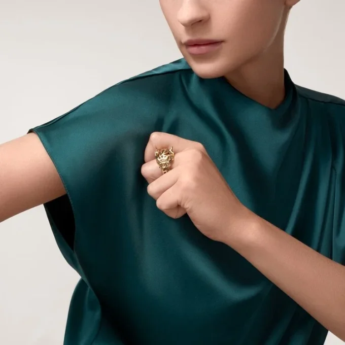 Pierścionek Panthere De Cartier – tsaworyt i żółte złoto | Cartier Us